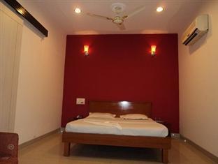 Hotel Royal Palace Malad Екстериор снимка